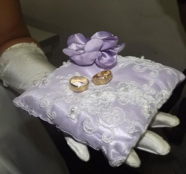 Almofada de alianças